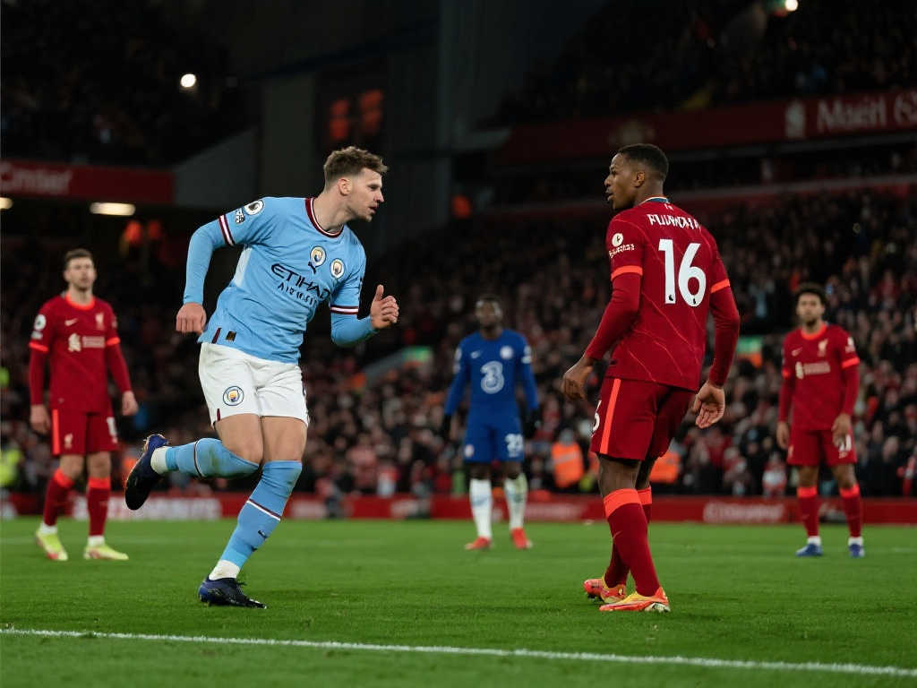 【早报】城平魔惨遭车翻，利物浦3分笑开颜！